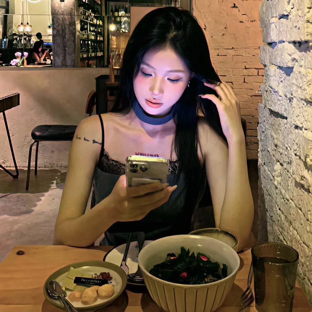 怕羞的黄莺